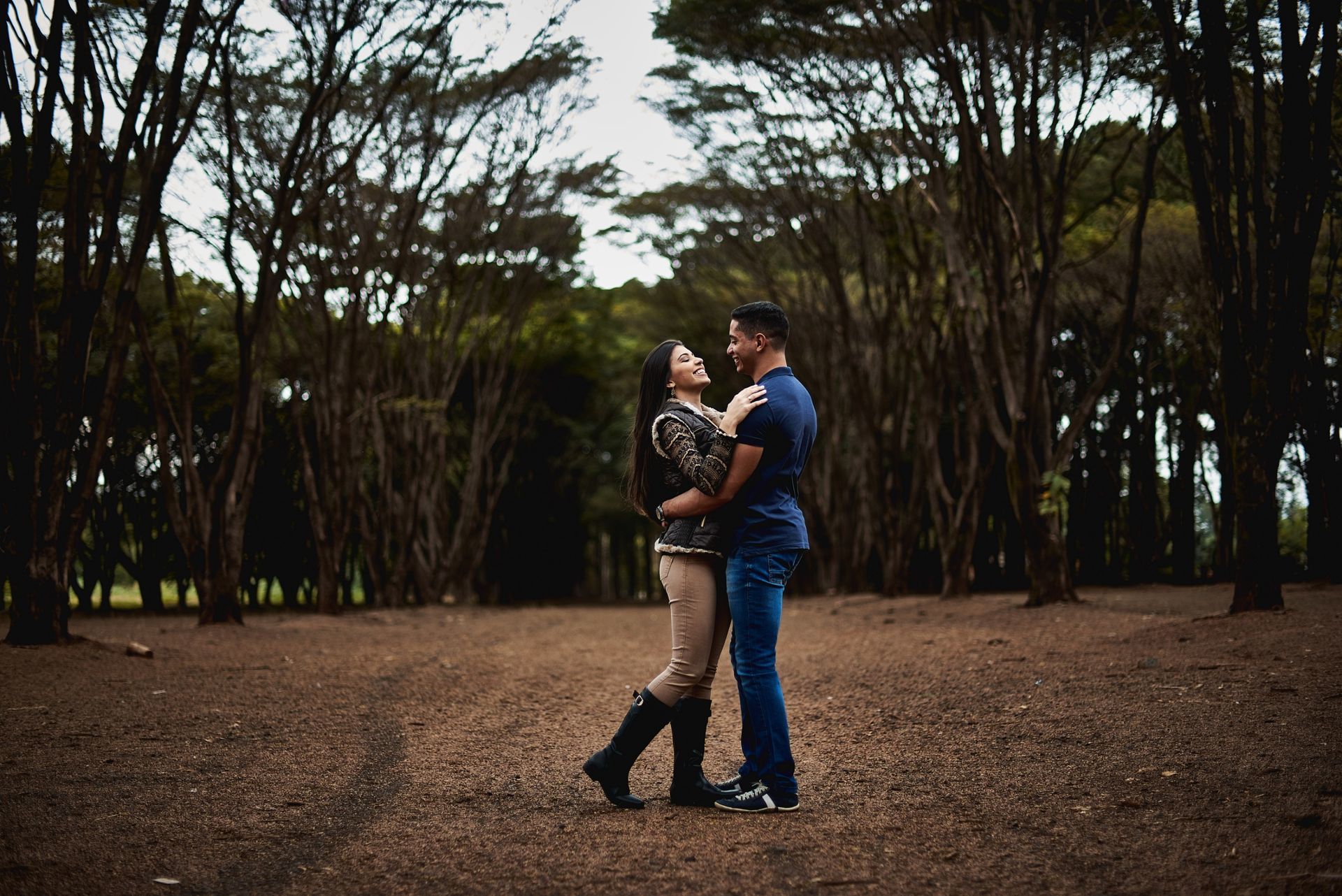 Foto Pre Wedding Gabriela e Felipe no Magic Gardens Foto Pre Wedding Gabriela e Felipe no Magic Gardens - Imagem 1