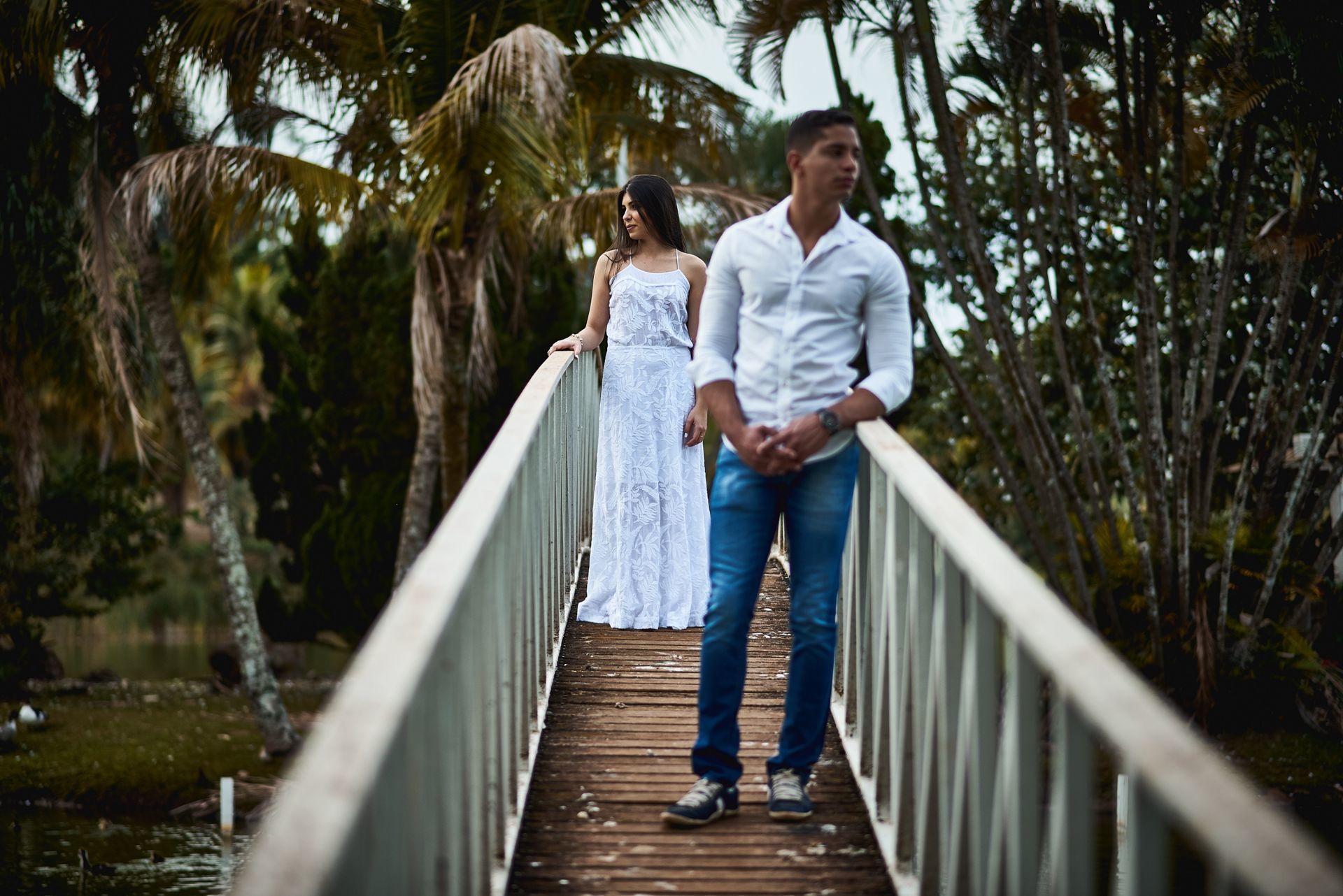 Foto Pre Wedding Gabriela e Felipe no Magic Gardens Foto Pre Wedding Gabriela e Felipe no Magic Gardens - Imagem 26
