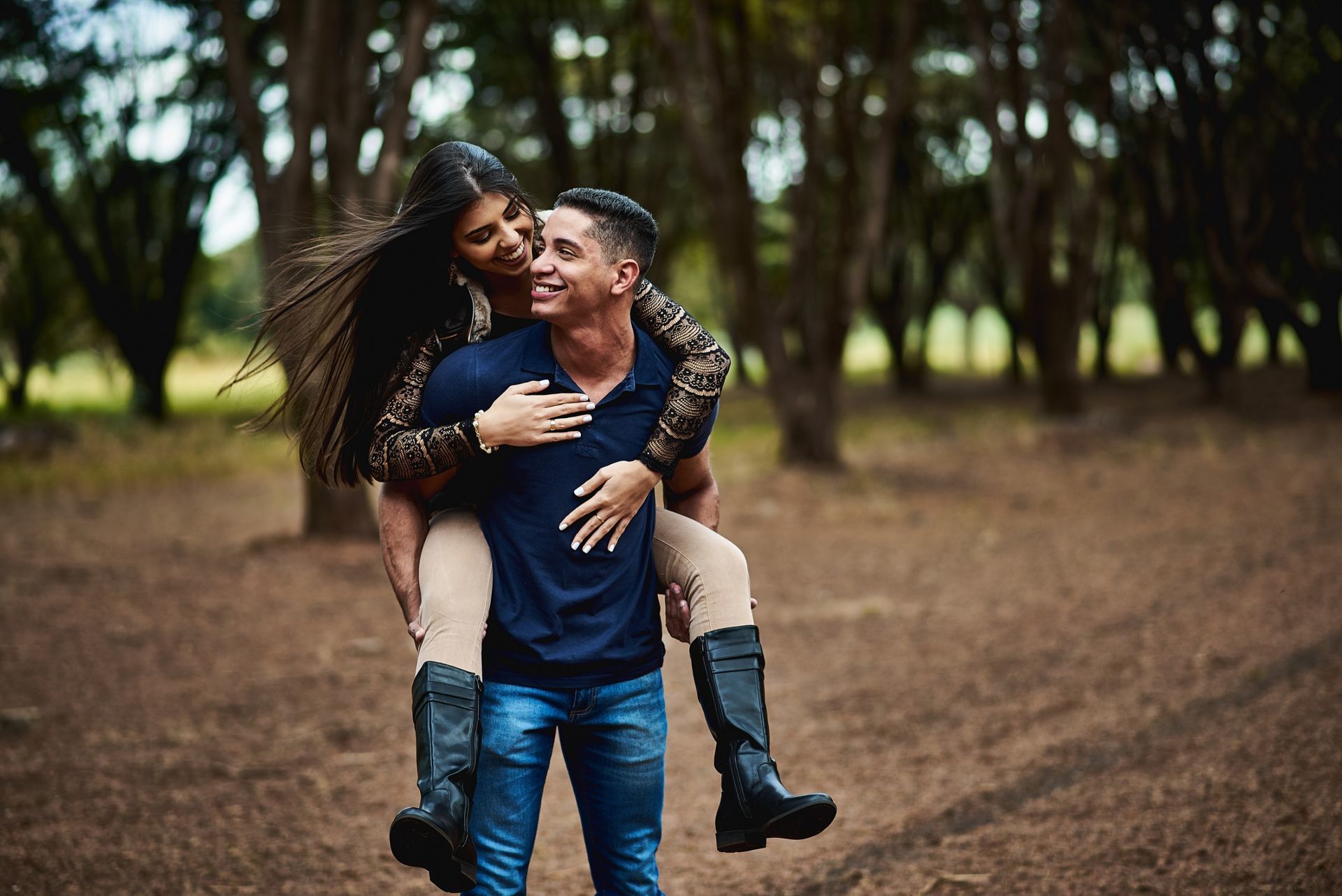 Foto Pre Wedding Gabriela e Felipe no Magic Gardens Foto Pre Wedding Gabriela e Felipe no Magic Gardens - Imagem 9