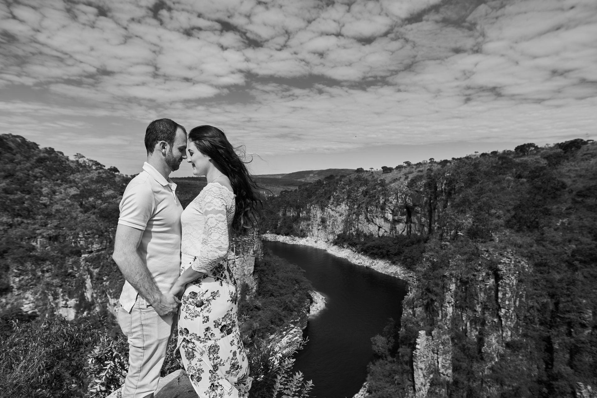 Foto Ensaio Pre Wedding Luciene e Hugo em Capitólio - MG Foto Ensaio Pre Wedding Luciene e Hugo em Capitólio - MG - Imagem 0